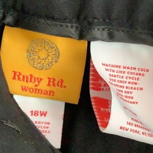 NWT Ruby Rd. Black pants size 18W.  Button and zipper closure.